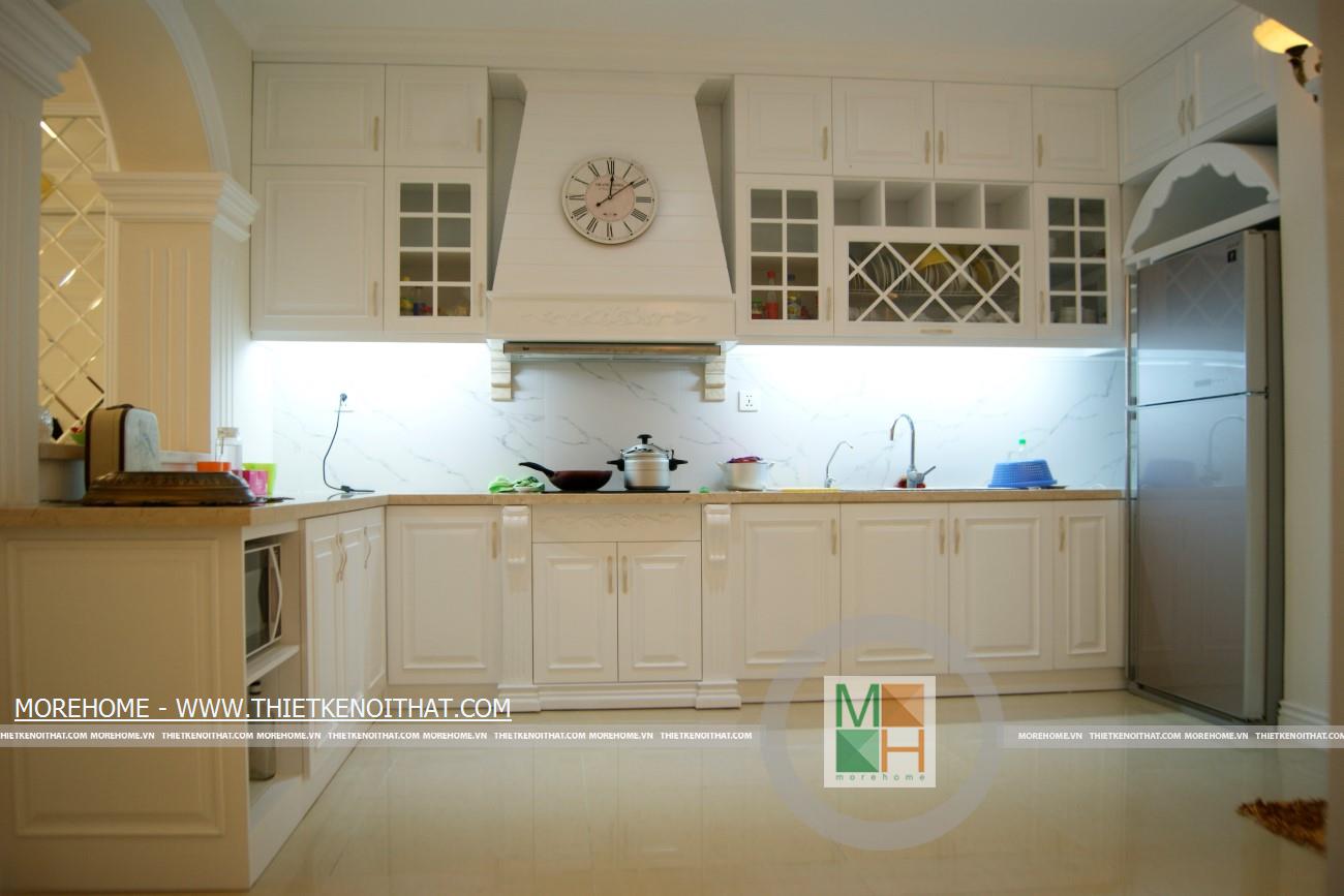  Tủ bếp cổ điển gỗ tự nhiên tại căn hộ Royal city - MH0010